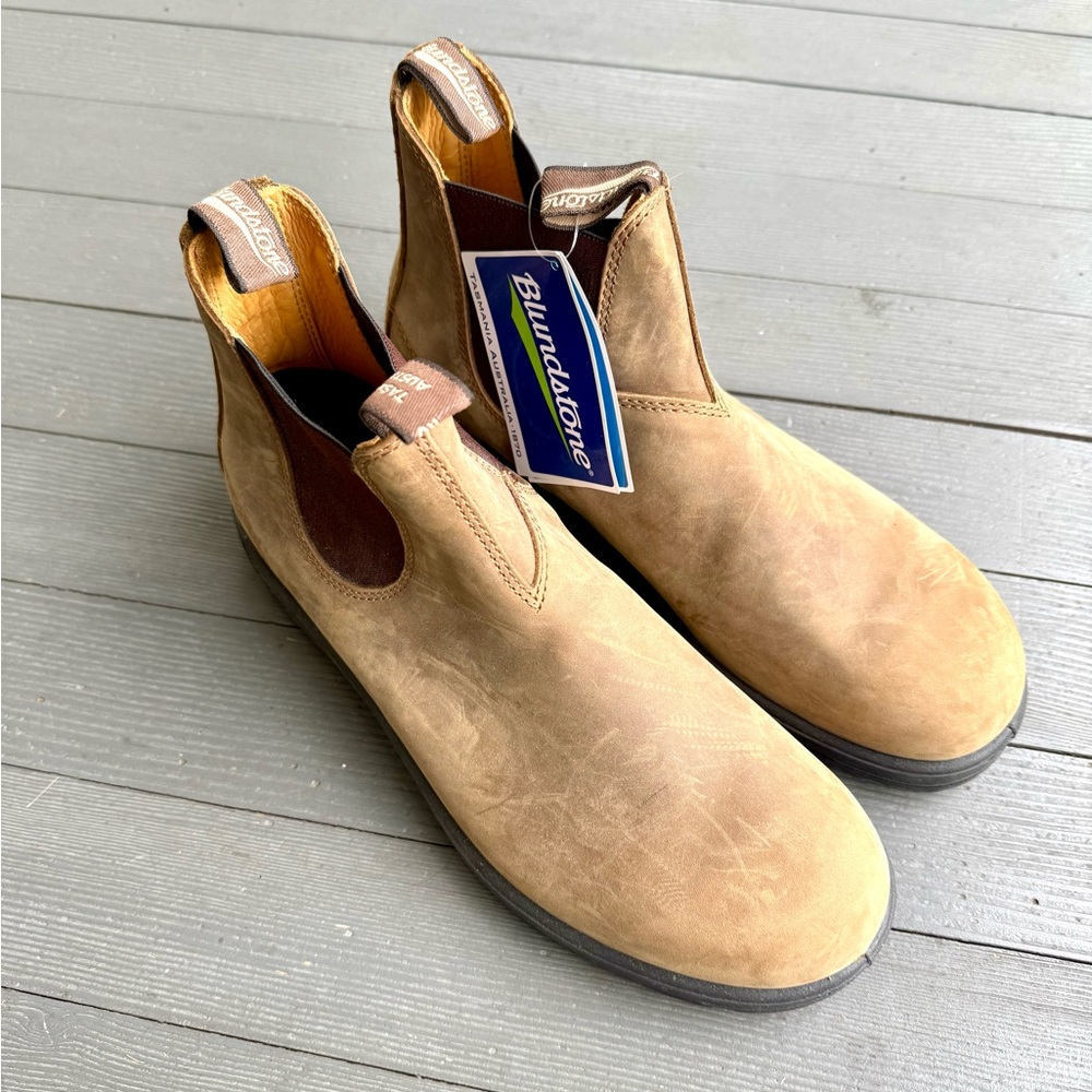 Men’s new Brown Blundstones